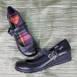 Rocket Dog Mary Janes Shoes Never Worn sz8.5 Black